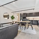 דירה Modern In Clausen With Wifi, Kitchen & Workspace לוקסמבורג