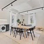 Modern In Clausen With Wifi, Kitchen & Workspace