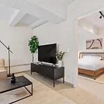 Modern In Clausen With Wifi, Kitchen & Workspace לוקסמבורג
