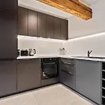Modern In Clausen With Wifi, Kitchen & Workspace דירה לוקסמבורג
