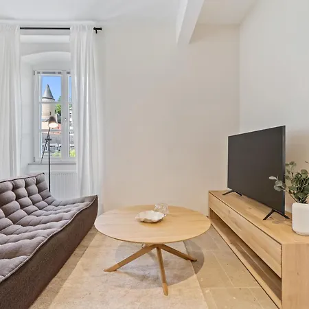 Apartmán Modern In Clausen With Wifi, Kitchen & Workspace *