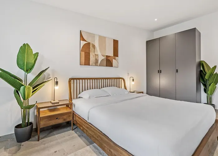 Modern In Clausen With Wifi, Kitchen & Workspace