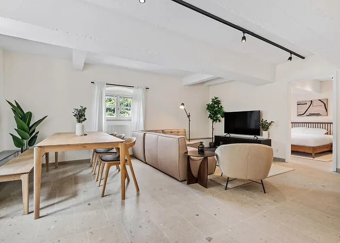 Apartmán Modern In Clausen With Wifi, Kitchen & Workspace