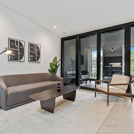 Apartamento Modern In Clausen With Wifi, Kitchen & Workspace *