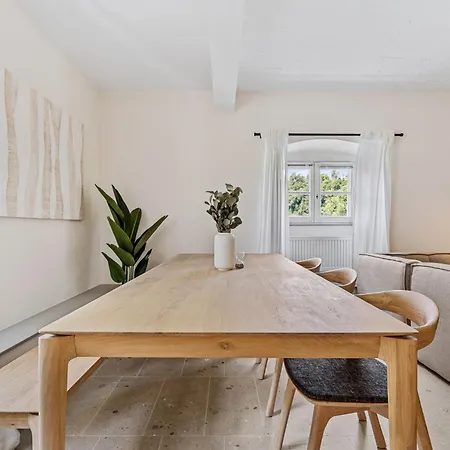 Elegant Clausen 2Br Near Luxembourg Old Town