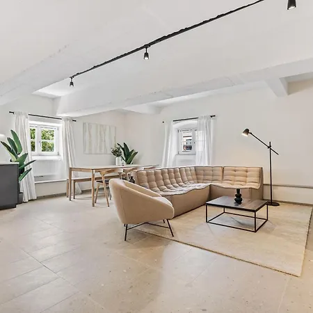 Elegant Clausen 2Br Near Luxembourg Old Town Apartamento