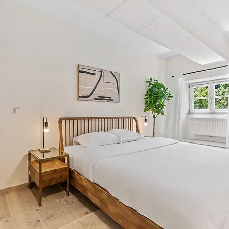 Modern In Clausen With Wifi, Kitchen & Workspace Apartment