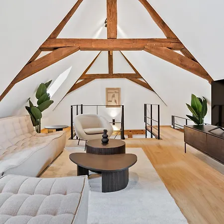 Elegant Clausen 2Br Near Luxembourg Old Town