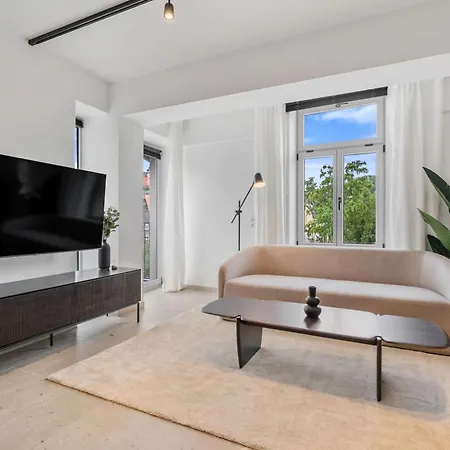 Apartamento Elegant Clausen 2Br Near Luxembourg Old Town