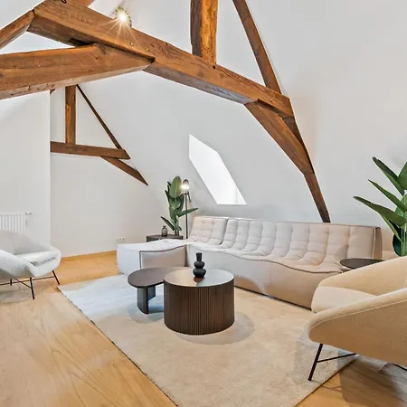 Apartment Modern In Clausen With Wifi, Kitchen & Workspace *