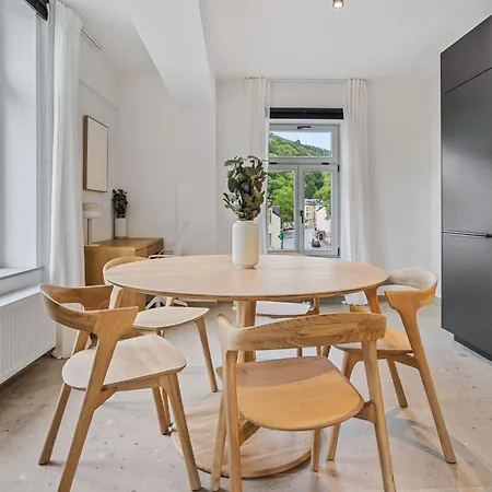 Modern In Clausen With Wifi, Kitchen & Workspace Apartment