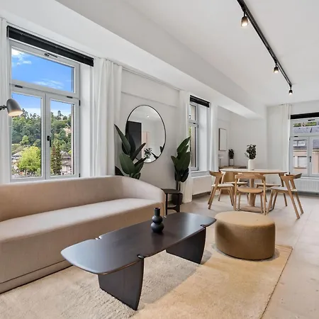 Modern In Clausen With Wifi, Kitchen & Workspace Apartamento *