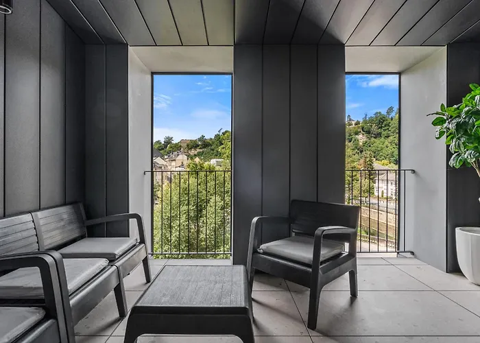 Modern In Clausen With Wifi, Kitchen & Workspace * לוקסמבורג