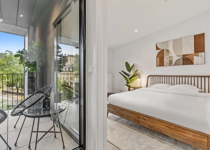 דירה Modern In Clausen With Wifi, Kitchen & Workspace לוקסמבורג