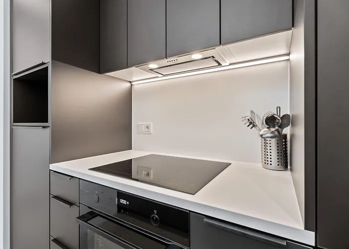 Modern In Clausen With Wifi, Kitchen & Workspace לוקסמבורג