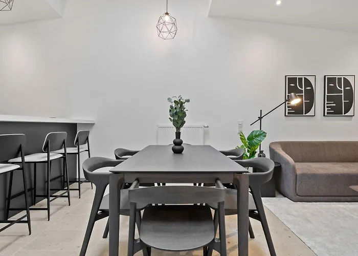 Modern In Clausen With Wifi, Kitchen & Workspace * Luxemburg