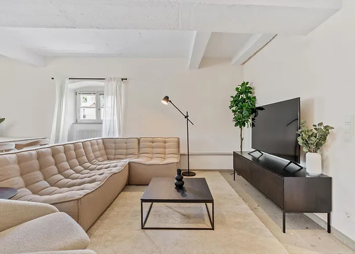 Modern In Clausen With Wifi, Kitchen & Workspace * לוקסמבורג