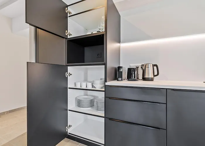 Modern In Clausen With Wifi, Kitchen & Workspace דירה לוקסמבורג