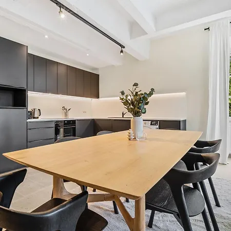 Modern In Clausen With Wifi, Kitchen & Workspace Lussemburgo