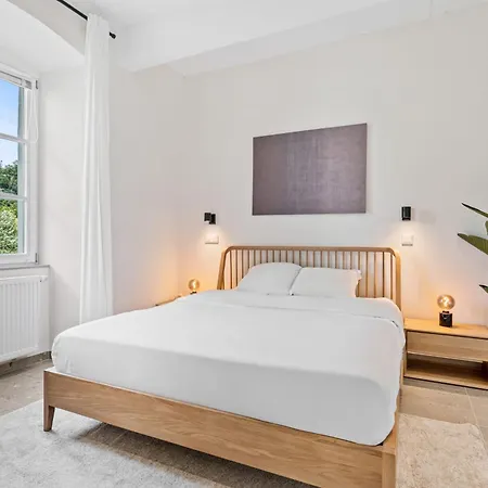 Modern In Clausen With Wifi, Kitchen & Workspace Appartement *