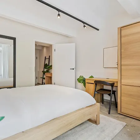 Appartement Modern In Clausen With Wifi, Kitchen & Workspace *