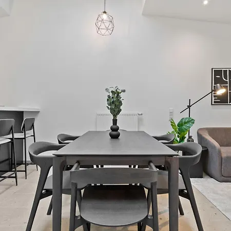 Modern In Clausen With Wifi, Kitchen & Workspace * Lussemburgo