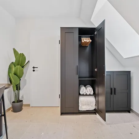 Modern In Clausen With Wifi, Kitchen & Workspace Luxemburg
