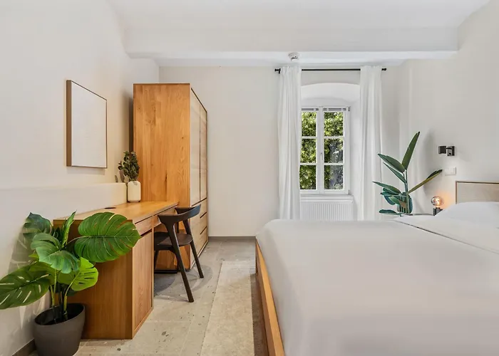 Modern In Clausen With Wifi, Kitchen&workspace * Luxemburg