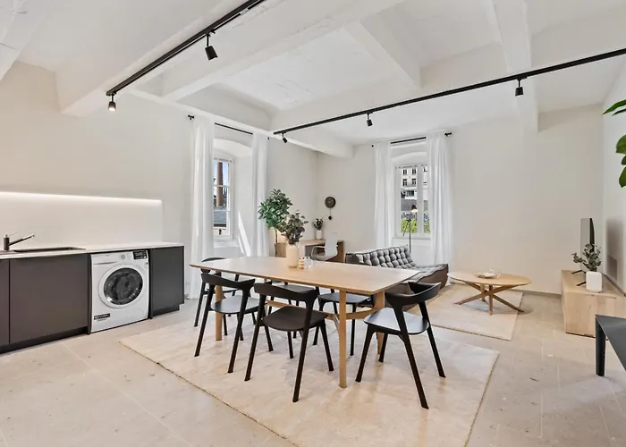 Modern In Clausen With Wifi, Kitchen&workspace