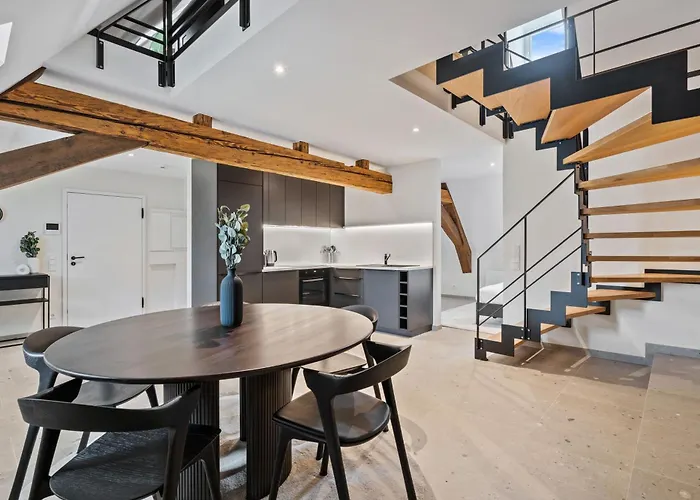 Modern In Clausen With Wifi, Kitchen&workspace