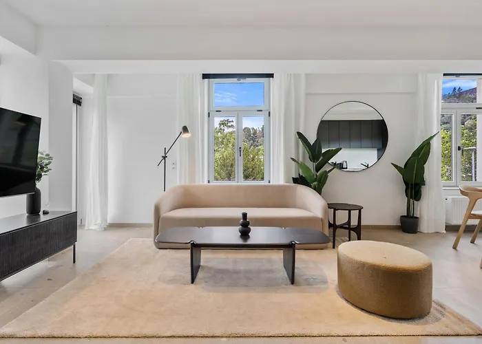 Modern In Clausen With Wifi, Kitchen&workspace *