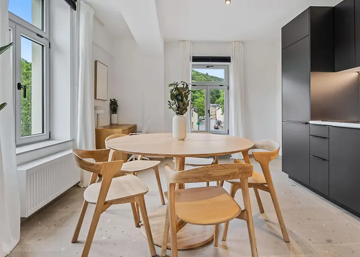 Modern In Clausen With Wifi, Kitchen&workspace Apartment